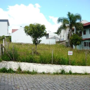 Terreno, no bairro Cinqüentenário em Caxias do Sul para Comprar