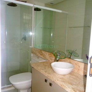 Apto Mobiliado com 46m², 1 dormitório, 1 vaga, no bairro Lourdes em Caxias do Sul para Alugar