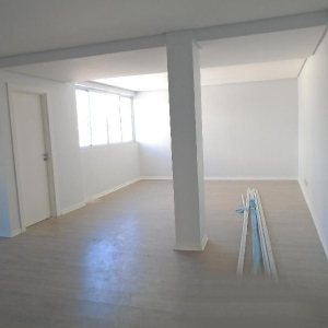 Sala com 42m², no bairro Centro em Caxias do Sul para Comprar
