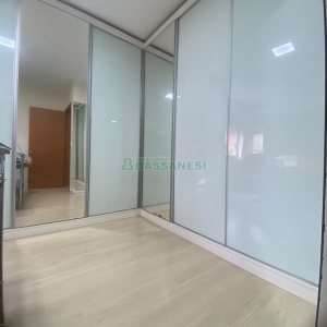 Apto Mobiliado com 135m², 2 dormitórios, 2 vagas, no bairro Colina Sorriso em Caxias do Sul para Comprar