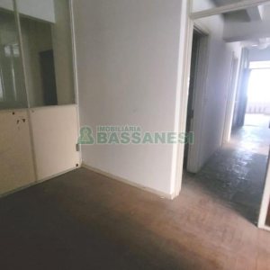 Sala com 112m², no bairro Centro em Caxias do Sul para Alugar