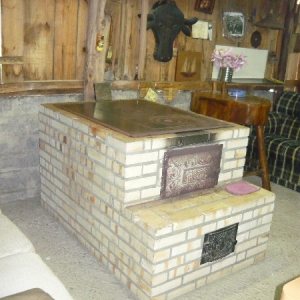 Chácara com 100m², 2 dormitórios, 1 vaga, no bairro Nossa Senhora da Saúde em Caxias do Sul para Comprar