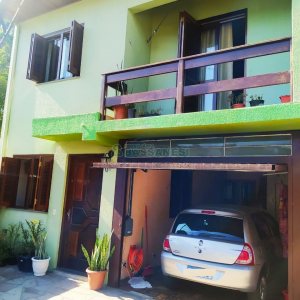 Sobrado com 104m², 3 dormitórios, no bairro Charqueadas em Caxias do Sul para Comprar