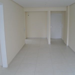 Apartamento com 73m², 2 dormitórios, 1 vaga, no bairro São Pelegrino em Caxias do Sul para Alugar