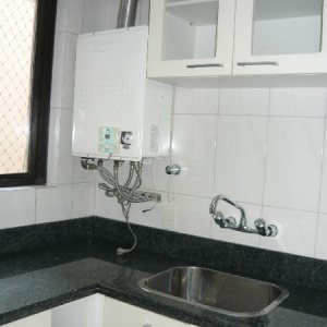 Apto Mobiliado com 85m², 2 dormitórios, 1 vaga, no bairro Centro em Caxias do Sul para Alugar