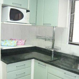 Apto Mobiliado com 85m², 2 dormitórios, 1 vaga, no bairro Centro em Caxias do Sul para Alugar