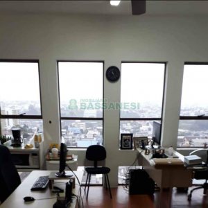 Sala com 45m², no bairro Rio Branco em Caxias do Sul para Comprar