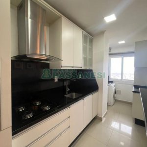 Apto Mobiliado com 90m², 3 dormitórios, 2 vagas, no bairro Madureira em Caxias do Sul para Alugar