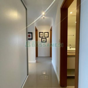 Apto Mobiliado com 90m², 3 dormitórios, 2 vagas, no bairro Madureira em Caxias do Sul para Alugar