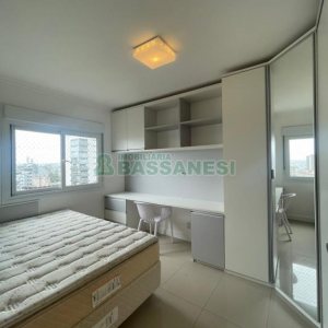 Apto Mobiliado com 90m², 3 dormitórios, 2 vagas, no bairro Madureira em Caxias do Sul para Alugar