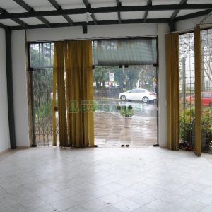 Loja com 320m², no bairro São Pelegrino em Caxias do Sul para Comprar