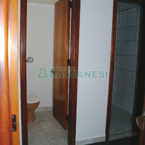 Loja com 320m², no bairro São Pelegrino em Caxias do Sul para Comprar