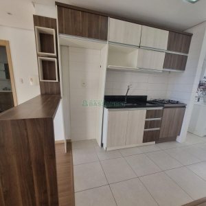 Apartamento com 57m², 2 dormitórios, 1 vaga, no bairro Nossa Senhora da Saúde em Caxias do Sul para Alugar