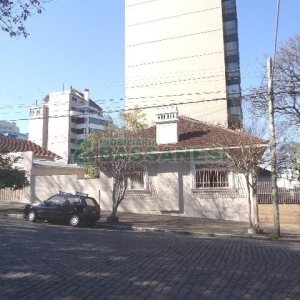 Casa Comercial com 110m², 4 dormitórios, 2 vagas, no bairro Centro em Caxias do Sul para Comprar