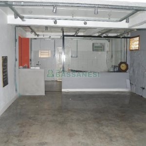 Casa Comercial com 110m², 4 dormitórios, 2 vagas, no bairro Centro em Caxias do Sul para Comprar