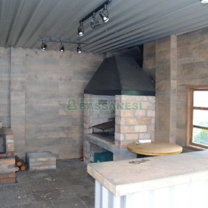 Casa Comercial com 110m², 4 dormitórios, 2 vagas, no bairro Centro em Caxias do Sul para Comprar