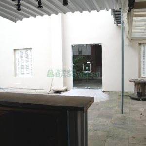 Casa Comercial com 110m², 4 dormitórios, 2 vagas, no bairro Centro em Caxias do Sul para Comprar