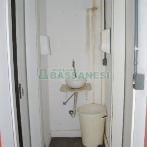 Casa Comercial com 110m², 4 dormitórios, 2 vagas, no bairro Centro em Caxias do Sul para Comprar