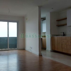 Apartamento com 72m², 2 dormitórios, 2 vagas, no bairro Madureira em Caxias do Sul para Alugar