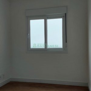 Apartamento com 72m², 2 dormitórios, 2 vagas, no bairro Madureira em Caxias do Sul para Alugar