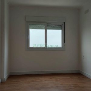 Apartamento com 72m², 2 dormitórios, 2 vagas, no bairro Madureira em Caxias do Sul para Alugar