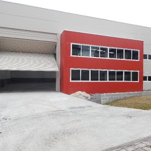 Pavilhão com 570m², no bairro Cidade Nova em Caxias do Sul para Alugar