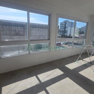 Casa com 338m², 3 dormitórios, 3 vagas, no bairro Lourdes em Caxias do Sul para Comprar