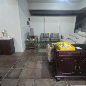 Casa com 338m², 3 dormitórios, 3 vagas, no bairro Lourdes em Caxias do Sul para Comprar