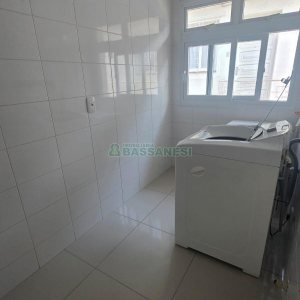 Casa com 338m², 3 dormitórios, 3 vagas, no bairro Lourdes em Caxias do Sul para Comprar