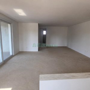 Casa com 338m², 3 dormitórios, 3 vagas, no bairro Lourdes em Caxias do Sul para Comprar