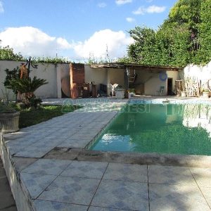 Casa com 375m², 3 dormitórios, 1 vaga, no bairro Marechal Floriano em Caxias do Sul para Comprar