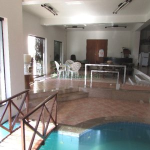 Casa com 375m², 3 dormitórios, 1 vaga, no bairro Marechal Floriano em Caxias do Sul para Comprar