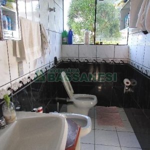 Casa com 375m², 3 dormitórios, 1 vaga, no bairro Marechal Floriano em Caxias do Sul para Comprar