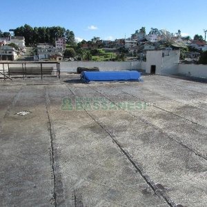 Casa com 375m², 3 dormitórios, 1 vaga, no bairro Marechal Floriano em Caxias do Sul para Comprar