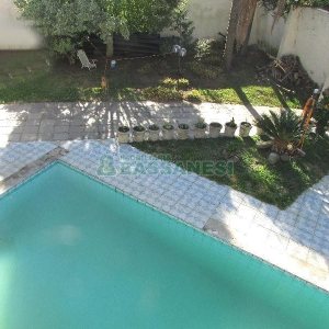 Casa com 375m², 3 dormitórios, 1 vaga, no bairro Marechal Floriano em Caxias do Sul para Comprar