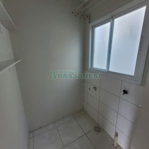 Apartamento com 57m², 2 dormitórios, 1 vaga, no bairro Kayser em Caxias do Sul para Comprar