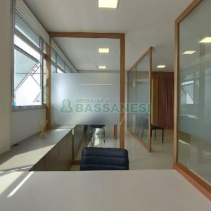 Sala com 48m², 1 vaga, no bairro Centro em Caxias do Sul para Alugar