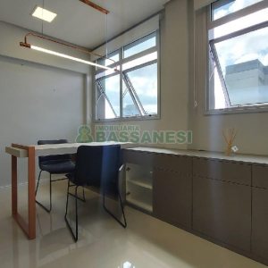 Sala com 48m², 1 vaga, no bairro Centro em Caxias do Sul para Alugar