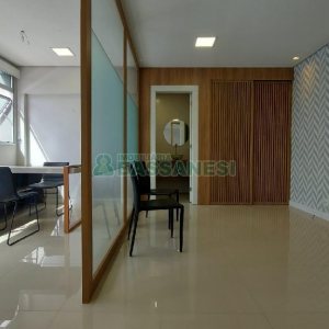 Sala com 48m², 1 vaga, no bairro Centro em Caxias do Sul para Alugar