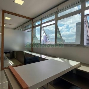 Sala com 48m², 1 vaga, no bairro Centro em Caxias do Sul para Alugar