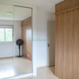 Apartamento com 52m², 2 dormitórios, 1 vaga, no bairro São Caetano em Caxias do Sul para Alugar