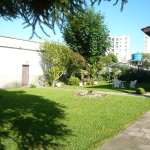 Casa com 250m², 3 dormitórios, 1 vaga, no bairro Panazzolo em Caxias do Sul para Comprar