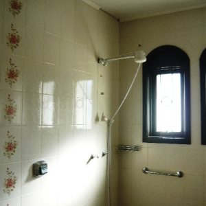 Casa com 250m², 3 dormitórios, 1 vaga, no bairro Panazzolo em Caxias do Sul para Comprar