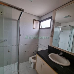 Apartamento com 108m², 3 dormitórios, 2 vagas, no bairro São Pelegrino em Caxias do Sul para Comprar