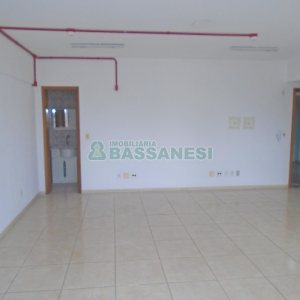 Sala com 41m², no bairro São Pelegrino em Caxias do Sul para Alugar ou Comprar