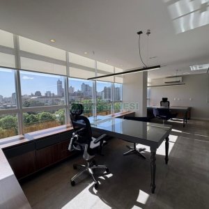 Sala com 101m², 2 vagas, no bairro Centro em Caxias do Sul para Alugar