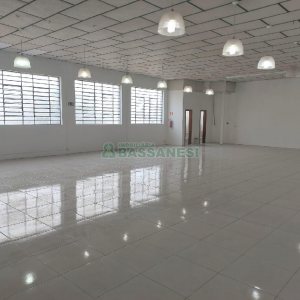 Loja com 280m², no bairro Sagrada Família em Caxias do Sul para Alugar