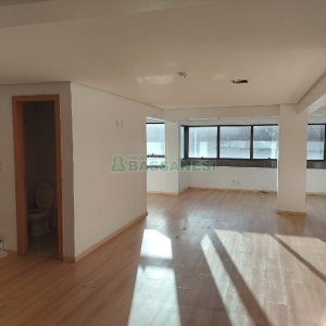 Sala com 53m², 1 vaga, no bairro São Pelegrino em Caxias do Sul para Comprar