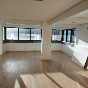 Sala com 53m², 1 vaga, no bairro São Pelegrino em Caxias do Sul para Comprar
