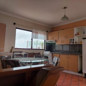 Apto Mobiliado com 114m², 2 dormitórios, 2 vagas, no bairro Centro em Caxias do Sul para Comprar